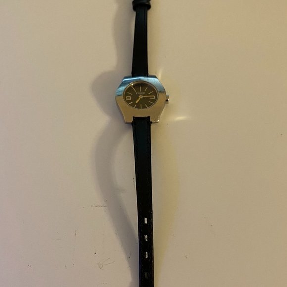 Vintage Tissot Petite Women's Watch - Picture 5 of 5